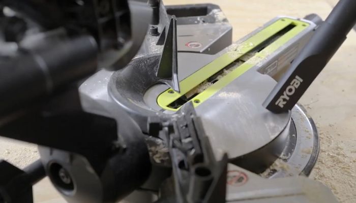 ryobi stick vacuum vs dyson v8 